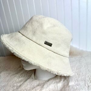 Roxy Natural Frayed-Trim Bucket Hat